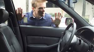 izmir Halil Rıfat Paşa oto kilit